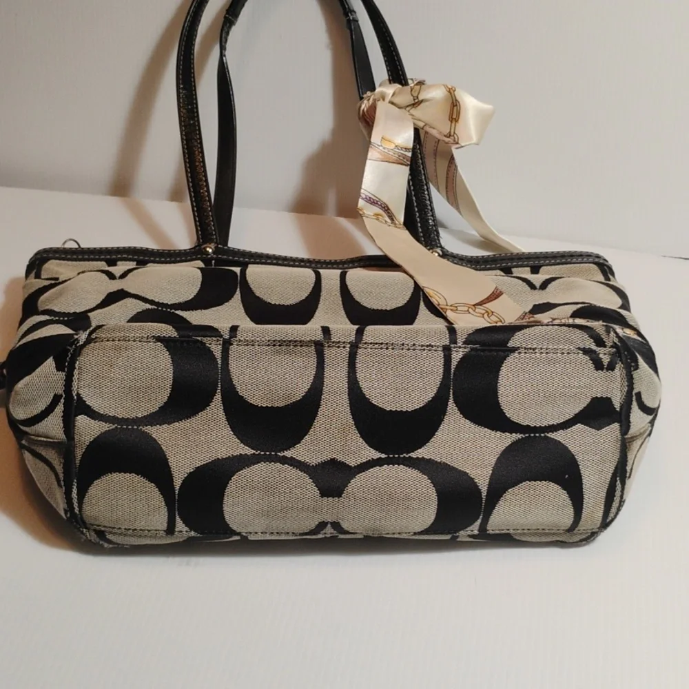 Coach signature monogram Black and Cream Tote shoulder Bag